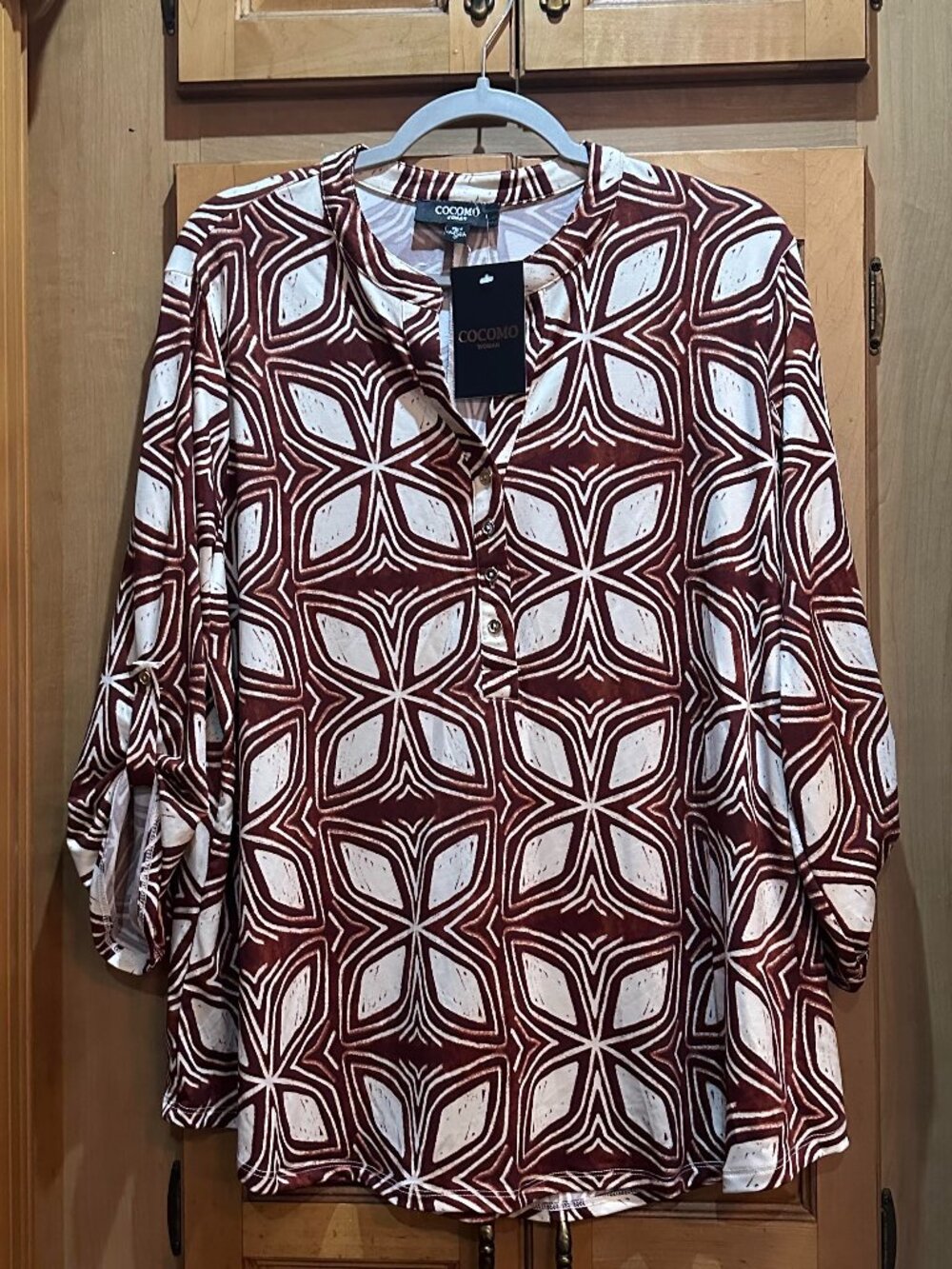 NWT Cocomo Burgundy/White Abstract Top-1X